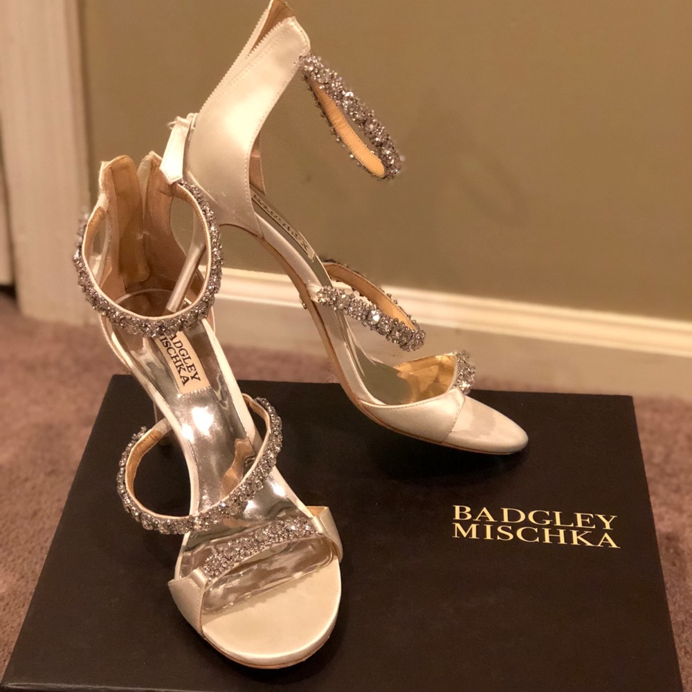 Badgley Mischka Yasmine Evening Kitten Heel
